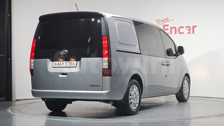 Hyundai Staria 2022 — 2