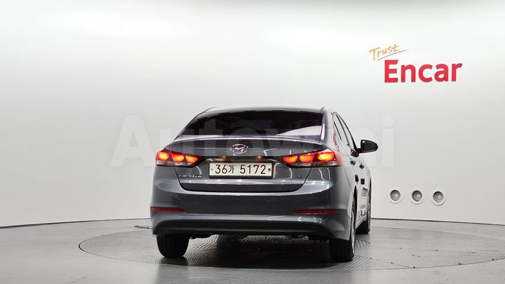 Hyundai Avante 2018 — 4