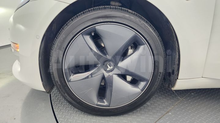 Tesla Model 3 2020 — 5