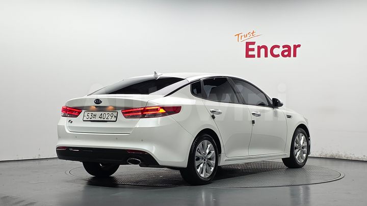 Kia K5 2018 — 2