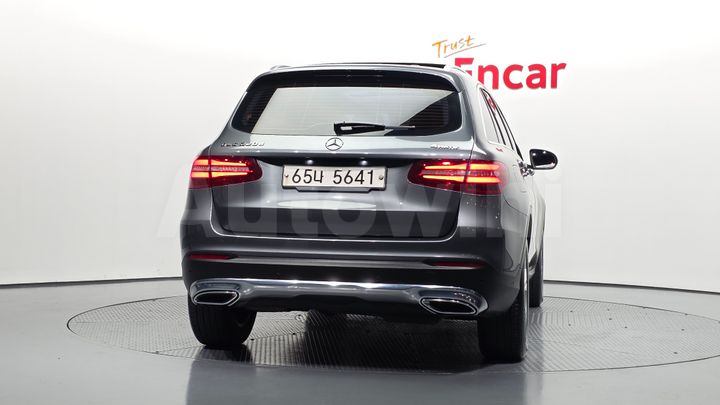 Mercedes Benz GLC Class 2018 — 4