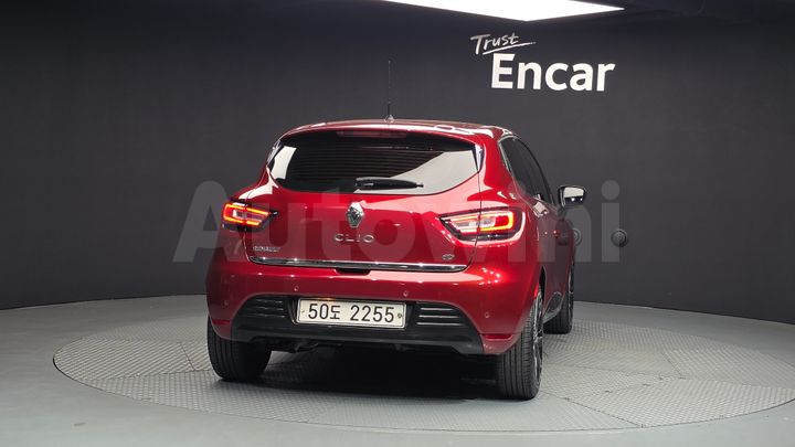Renault Clio 2018 — 4
