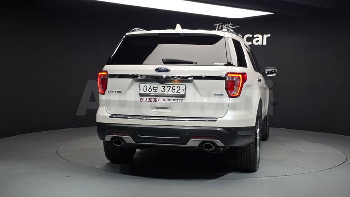 Ford Explorer 2018 — 4
