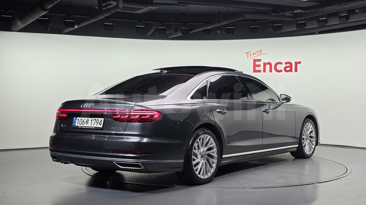 Audi A8 2021 — 2