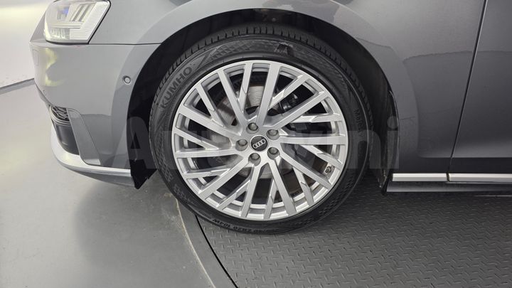 Audi A8 2021 — 5