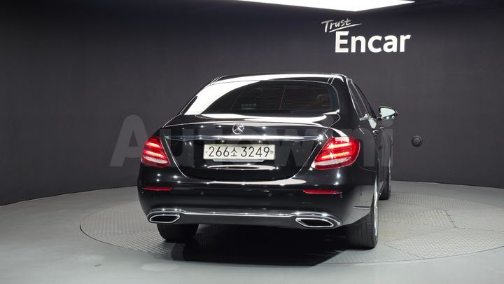 Mercedes Benz E Class 2017 — 4