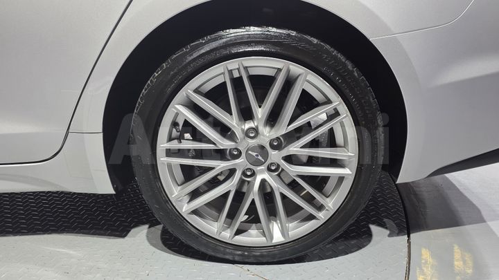 Genesis G70 2019 — 5