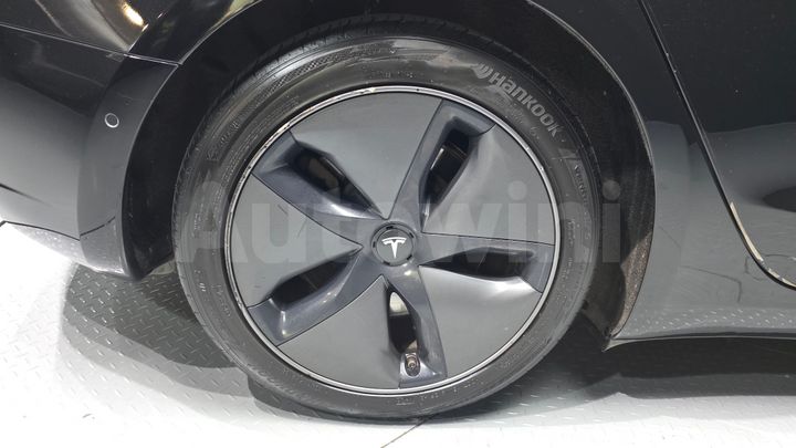 Tesla Model 3 2020 — 5