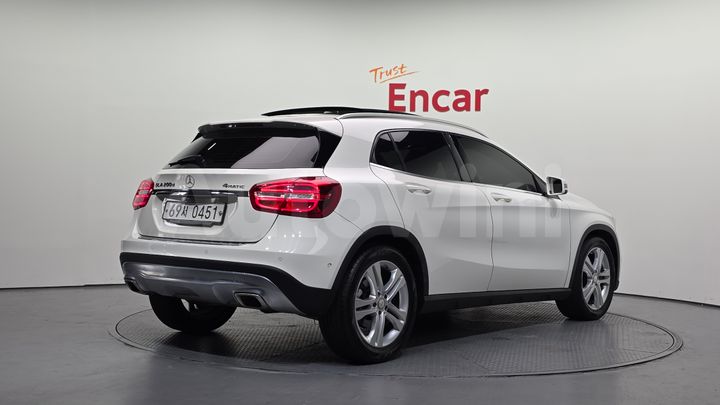 Mercedes Benz GLA Class