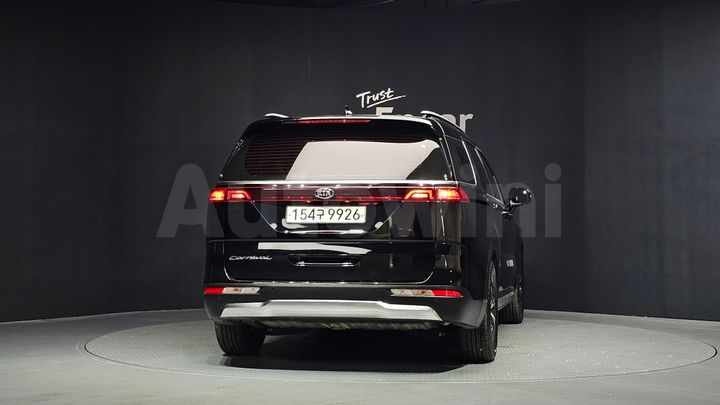 Kia Carnival 2021 — 4