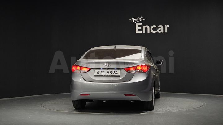 Hyundai Avante 2011 — 4