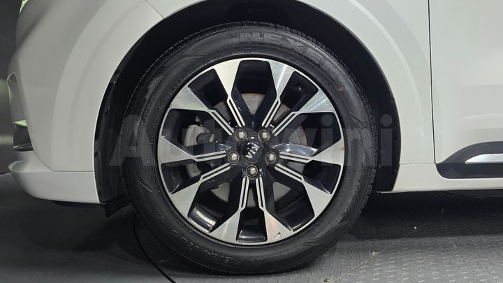 Kia Carnival 2021 — 5