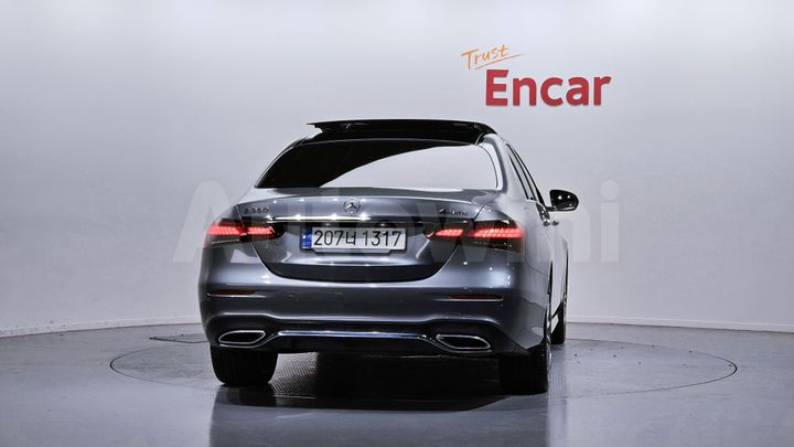 Mercedes Benz E Class 2022 — 4