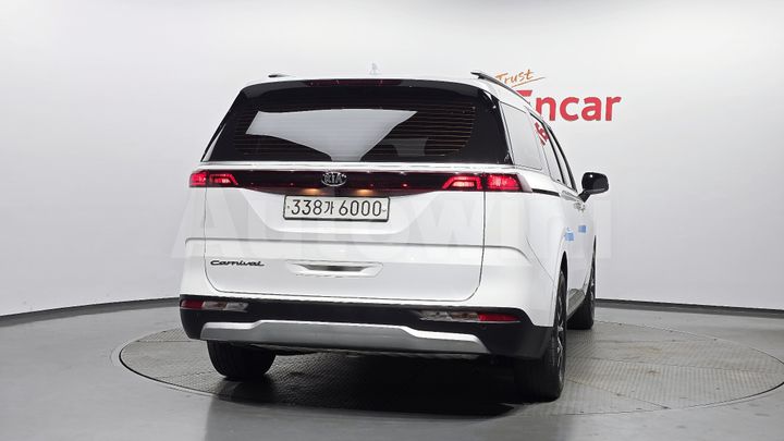 Kia Carnival 2021 — 4
