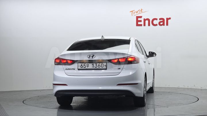 Hyundai Avante 2018 — 4