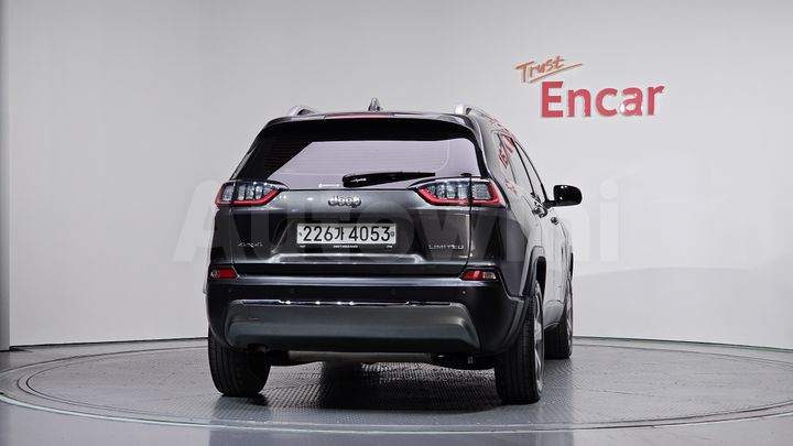 Jeep Cherokee 2020 — 4