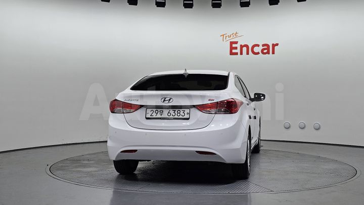 Hyundai Avante 2014 — 4