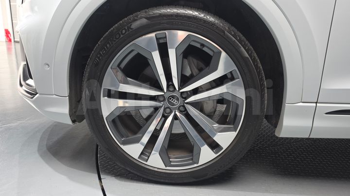 Audi Q8 2023 — 5