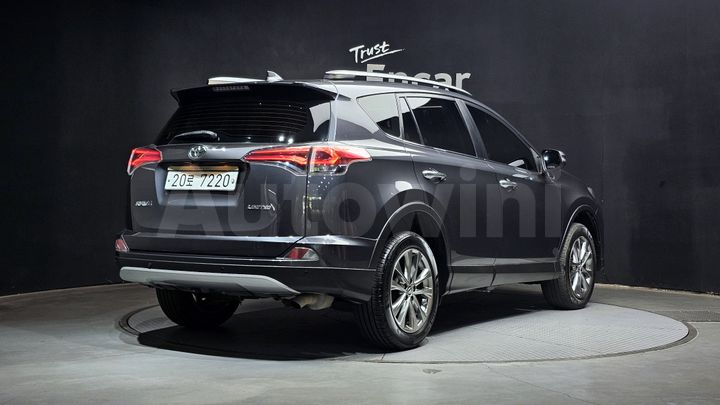 Toyota RAV4 2018 — 2