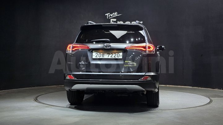Toyota RAV4 2018 — 4