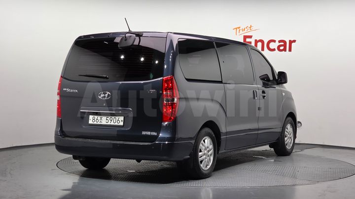 Hyundai Starex 2018 — 2