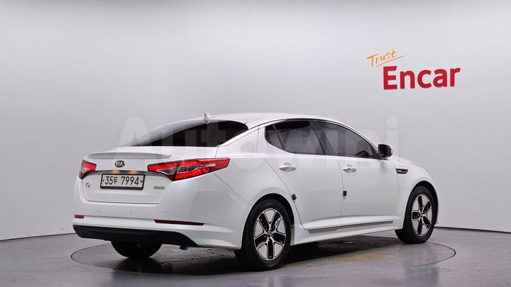 Kia K5 2013 — 2