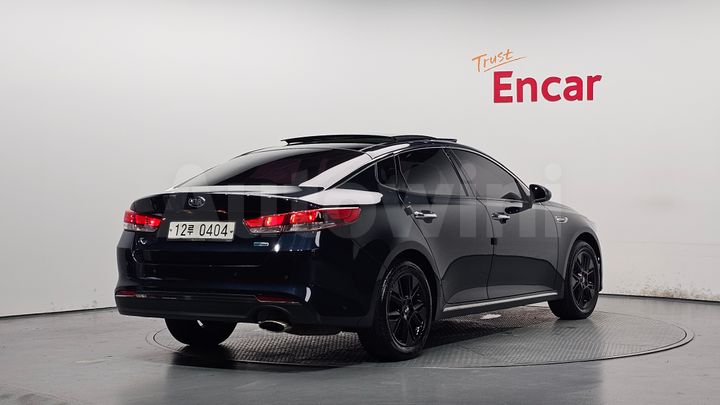 Kia K5 2017 — 2