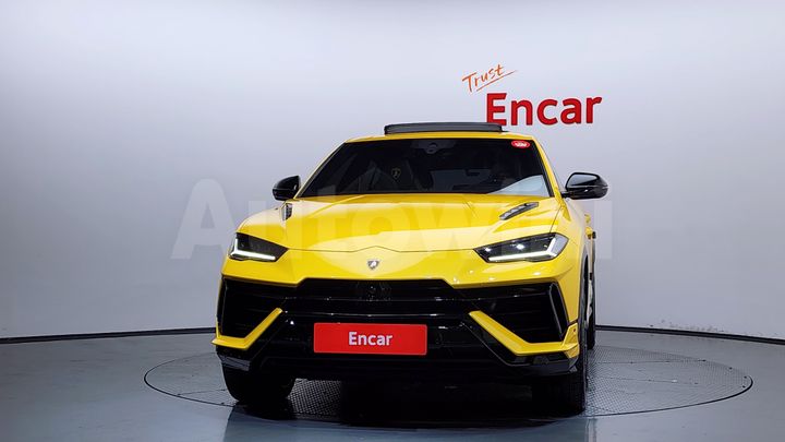 Lamborghini Urus 2023 — 3