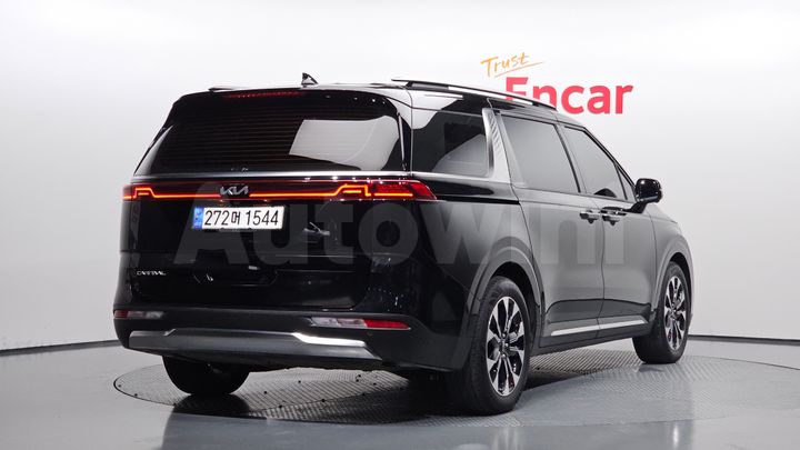 Kia Carnival 2023 — 2