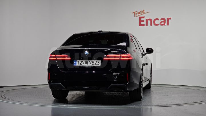 BMW 5 Series 2024 — 4