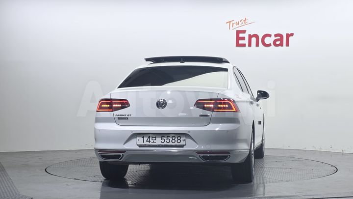 Volkswagen Passat 2018 — 4