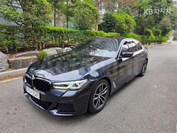 BMW 5 Series 2022 — 2
