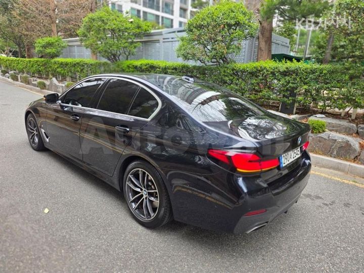 BMW 5 Series 2022 — 3