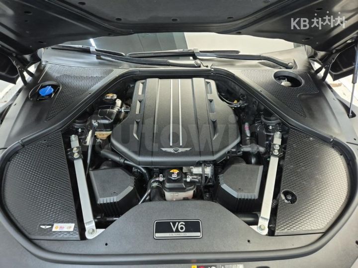 Genesis G90 2022 KMTFA41DDNU005341 — 5