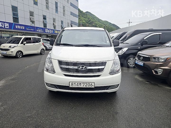 Hyundai Starex