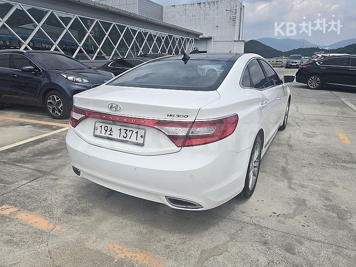 Hyundai Grandeur 2012 KMHFF41EBCA178075 — 4