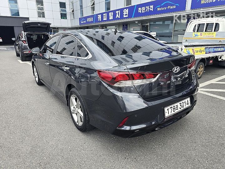 Hyundai Sonata 2018 KMHE341DBJA392118 — 5