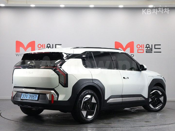 Kia EV3 2025 KNAFC81BFSS011025 — 4