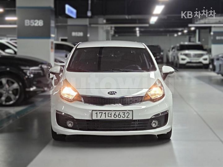 Kia Pride 2015 — 3