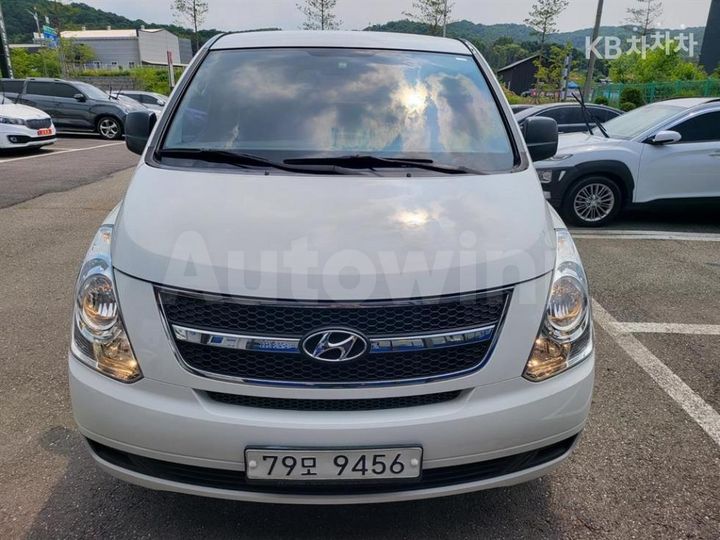 Hyundai Starex