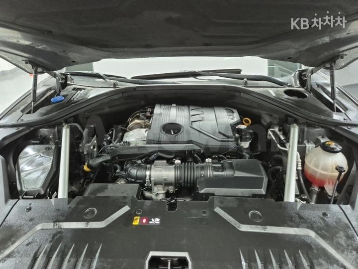 Genesis GV70 2021 KMTMB81ABMU001947 — 5
