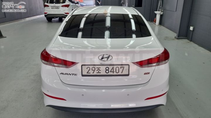 Hyundai Avante 2017 KMHD641DBHU397648 — 4