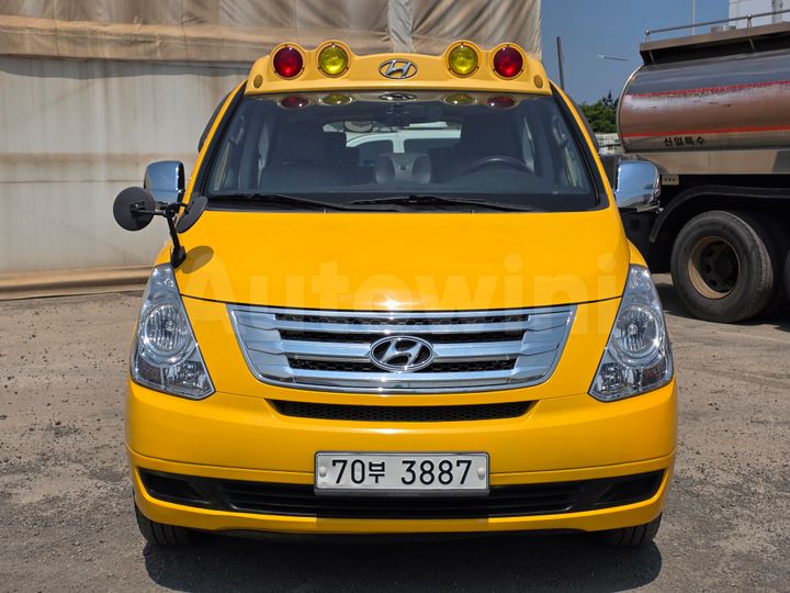 Hyundai Starex 2015 — 2