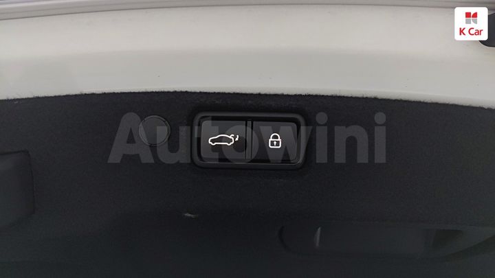 Kia K7 2018 KNALB416BJA149187 — 4
