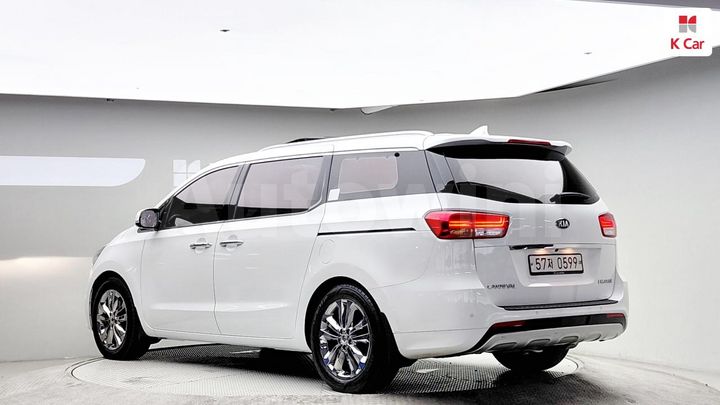 Kia Carnival 2017 KNAME81ABHS275452 — 2