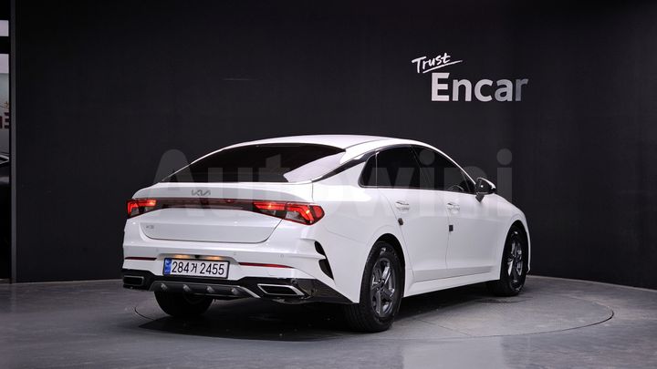 Kia K5 2023 — 2