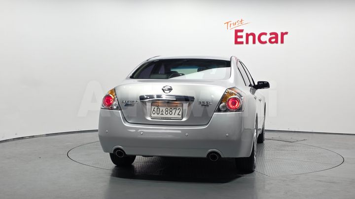 Nissan Altima 2010 — 4