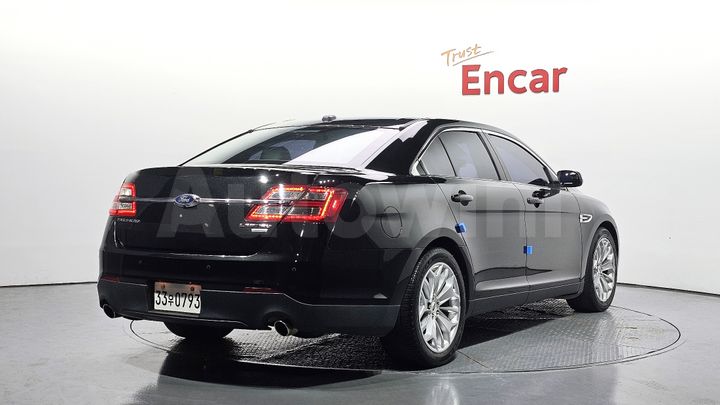 Ford Taurus