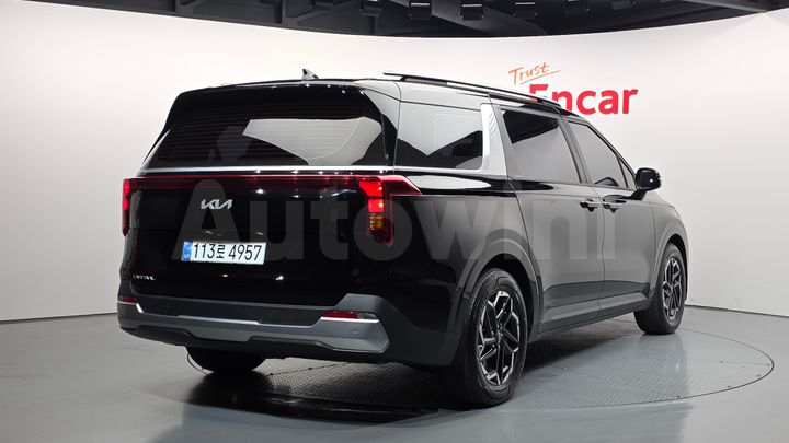 Kia Carnival 2025 — 2