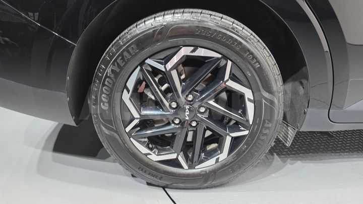 Kia Carnival 2025 — 5